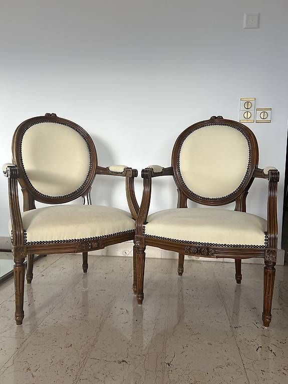 Chaises: chaises vintage en blanc – D'occasion à Montreux par dan_g5wm