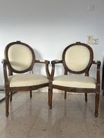chaises vintage en blanc