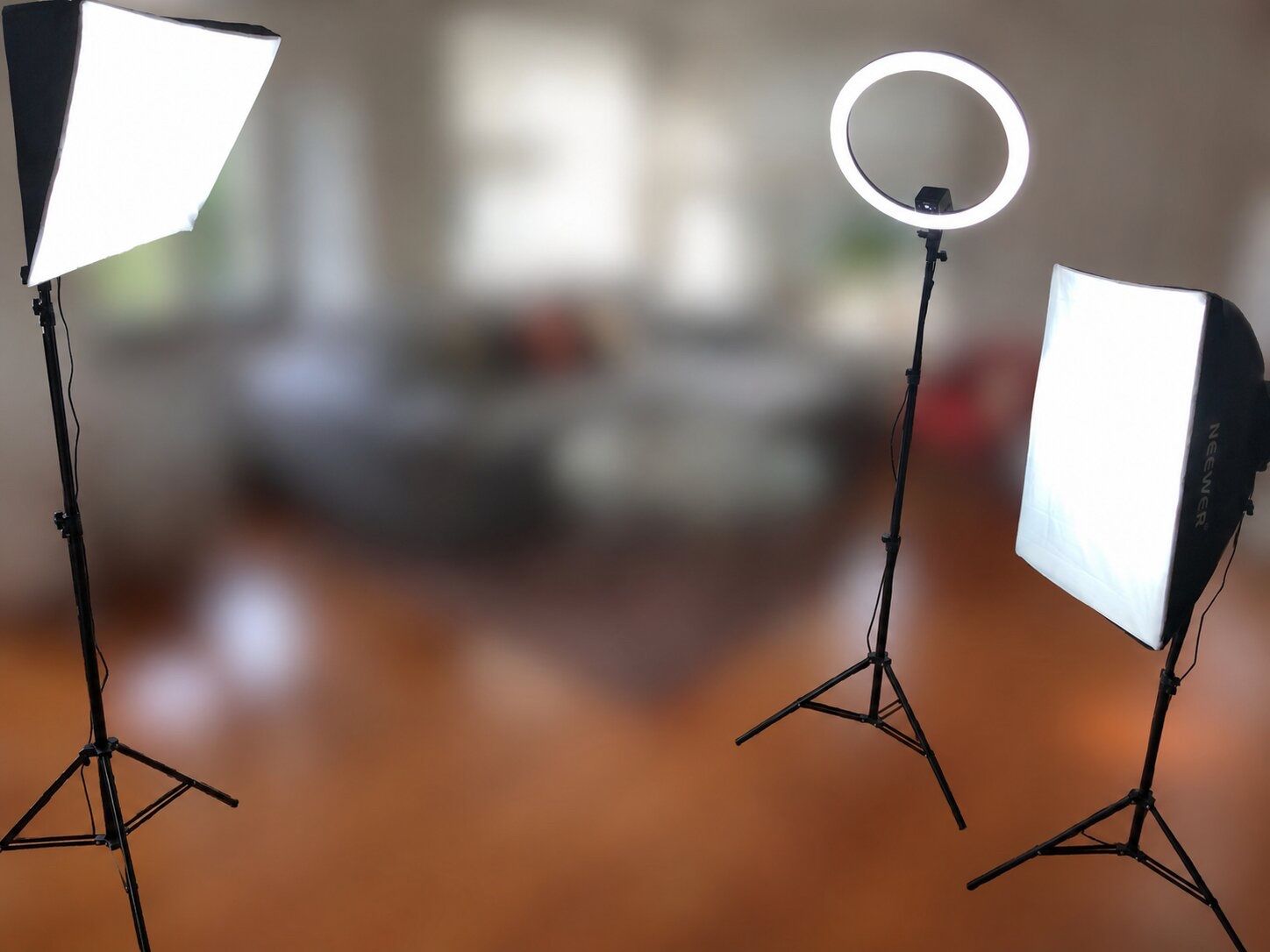 Poster & Bilder: Neewer Professional Lighting Kit – Neu (gemäss Beschreibung) aus Rüschlikon von topswissvintage