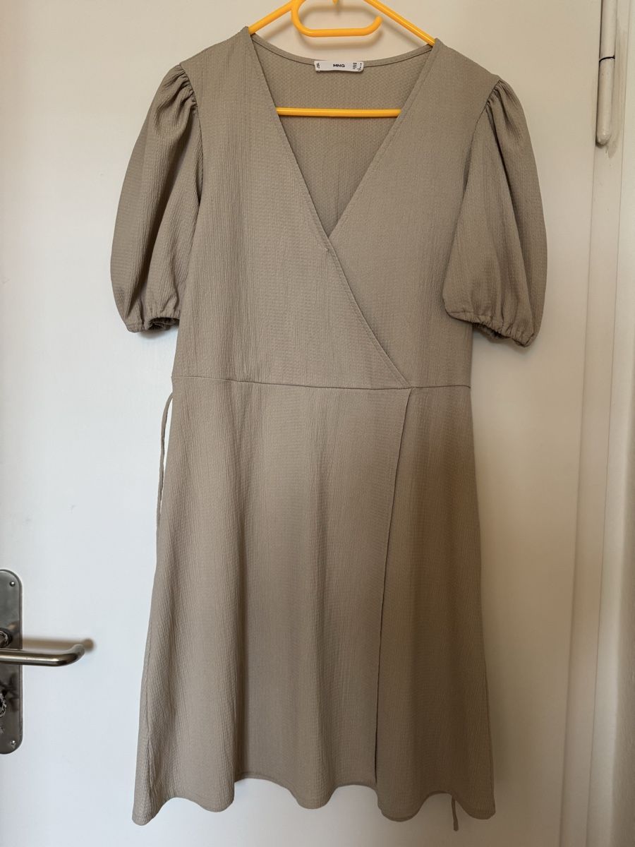 Mango Kleider: Mango Kleid Gr. M – Neu (gemäss Beschreibung) aus Geroldswil von ana_rb6t