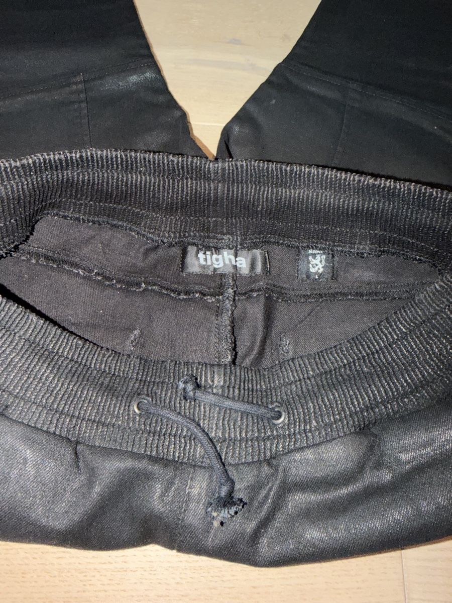 Jeans: Tigha Jeans mit Lederoptik Gr. L – Usato da Oetwil an der Limmat venduto da tommyb1982 2