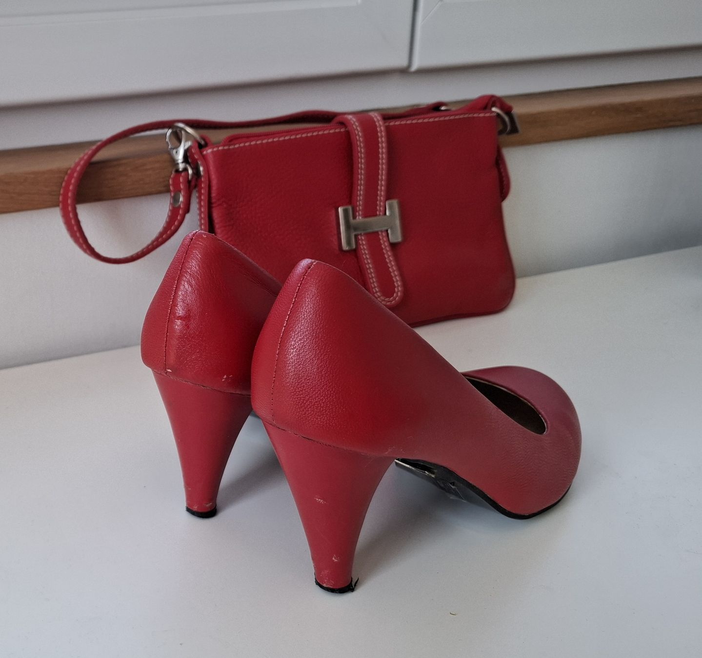 Damenschuhe: Rote High Heels mit Handtasche – Gebraucht aus Rothenthurm von tam_5yt6 1