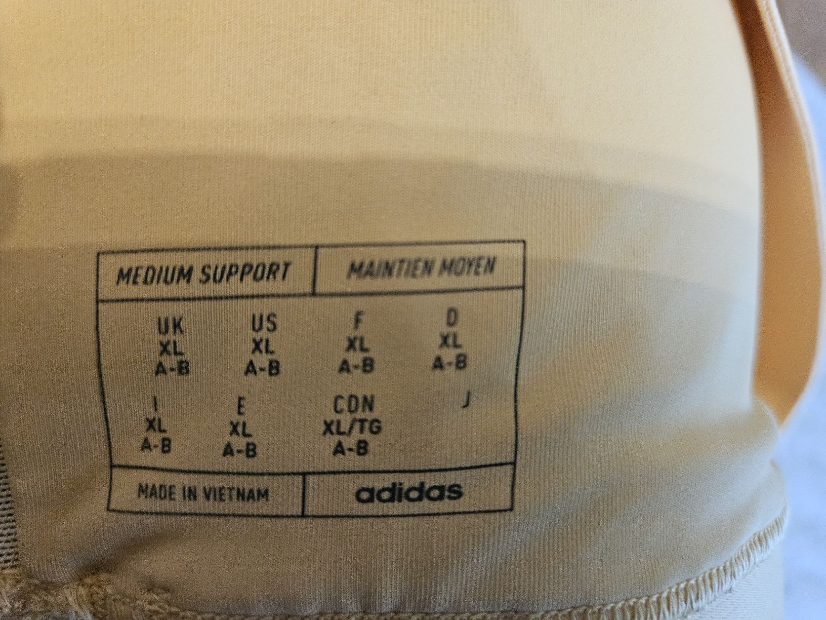 Adidas Tops: Adidas Sport BH – Gebraucht aus Mollis von kaleidoscope 2