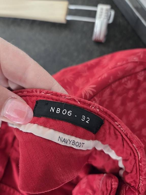 Navyboot Hosen: Kurze gemusterte rote Navyboot Hosen Men – Gebraucht aus Rüfenacht BE von Biancaro 3