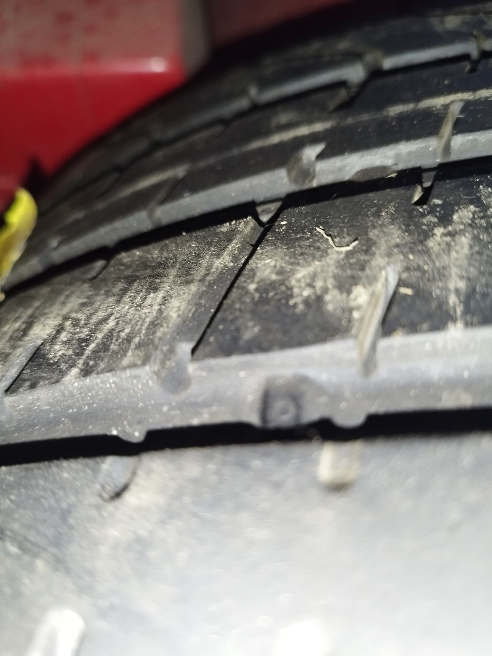 Pneus & Roues: 2 pneus Pirelli 275/35-20 – D'occasion à asuel par bressaucourt 4