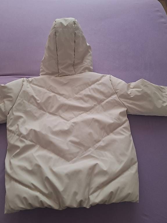Giacche: Neue Winterjacke Marke Only, schwarz, beige – Usato da Düdingen venduto da san_kf2l 3