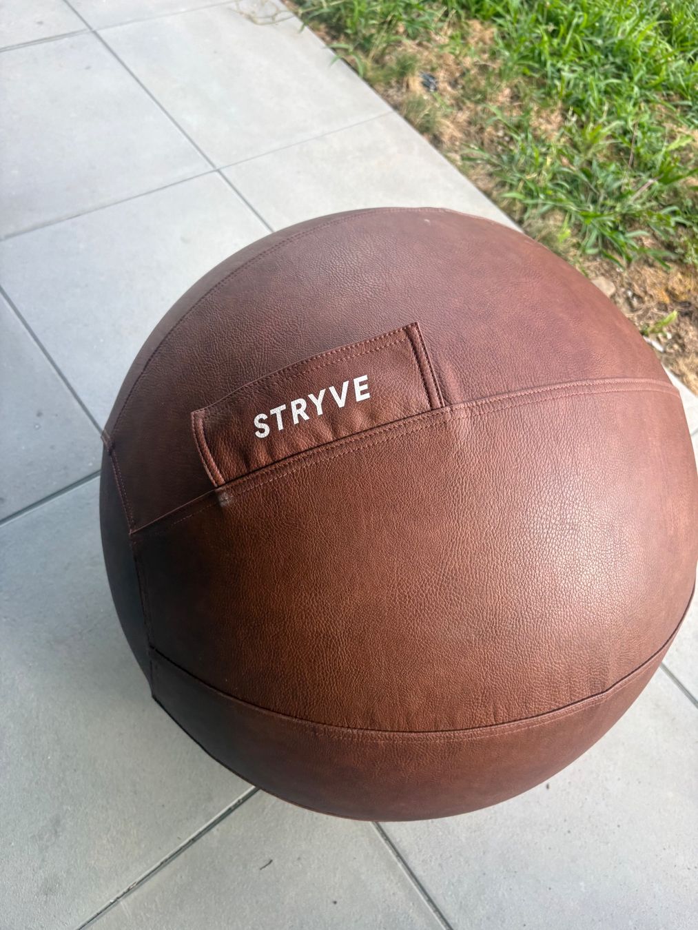 Ballons: Sitzball / Gymnastikball (Stryve) – D'occasion à Pfyn par eem_l9ng 1