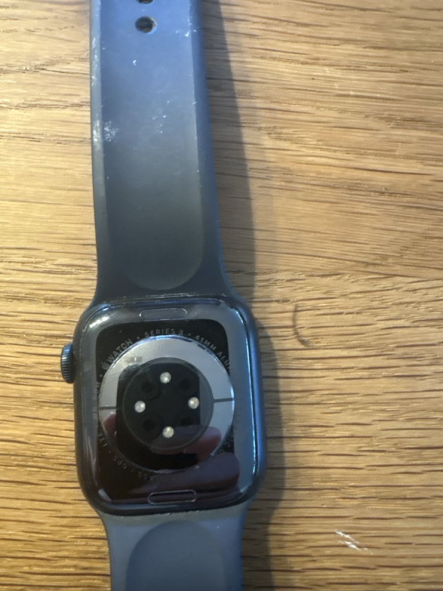 Apple Smartwatch: Apple Watch Series 8 – D'occasion à Ottikon b.Kemptth. par Renbalm 1