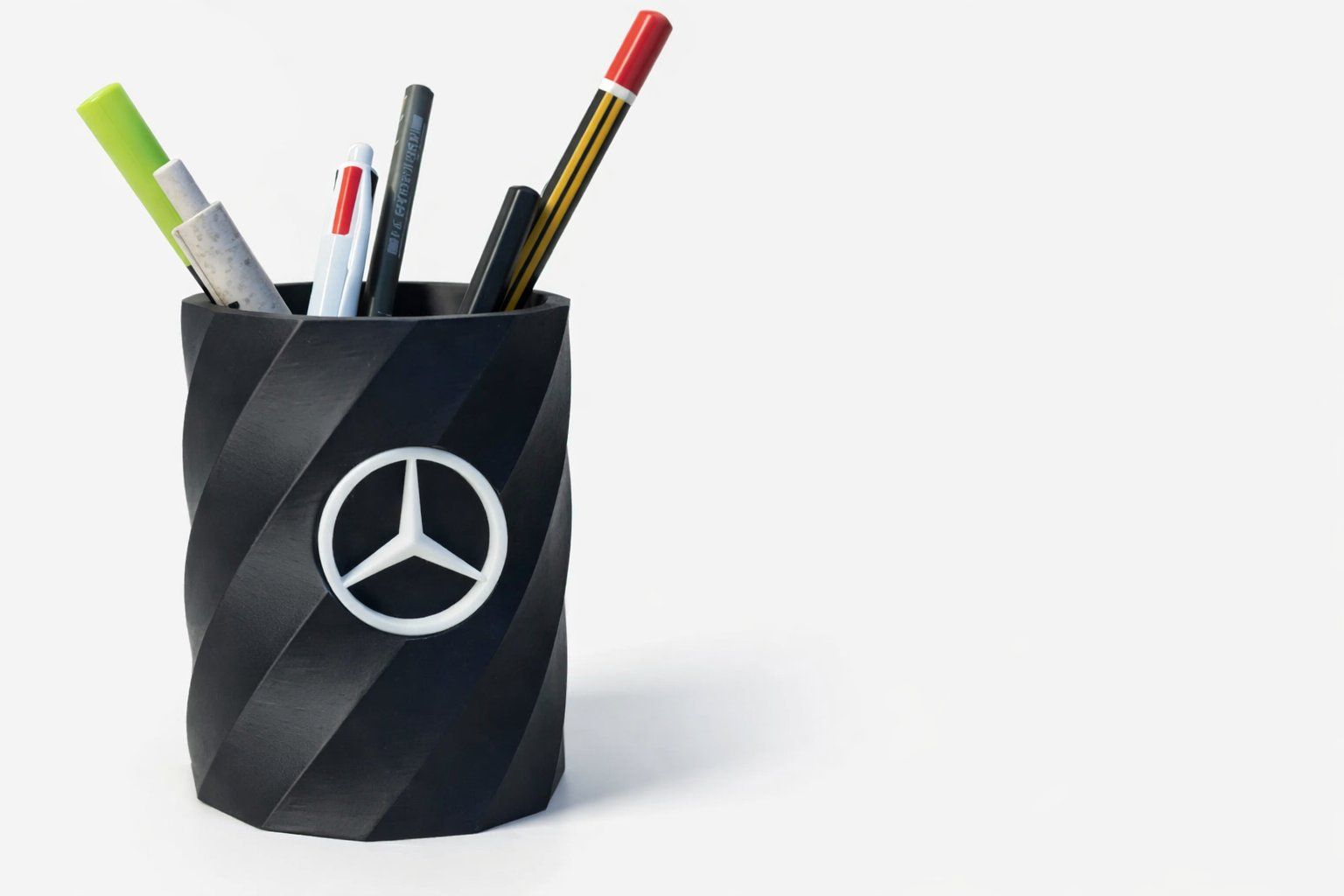 Altro in Scrittura & Disegno: Mercedes Design Stiftehalter GRATIS VERSAND – Nuovo e nell'imballaggio originale da Wald ZH venduto da carwerk3dstudio