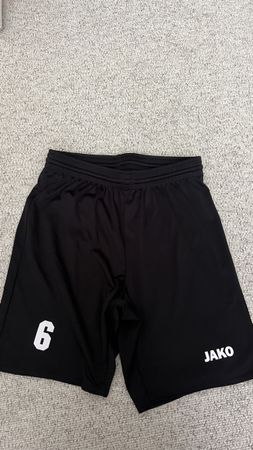 Schwarze Jako Sportshorts Gr. 152, ideal für den Sport!