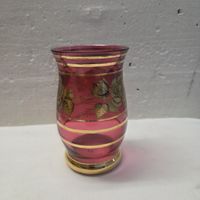 Glasvase rubinrot mit Gold Verzierung..
