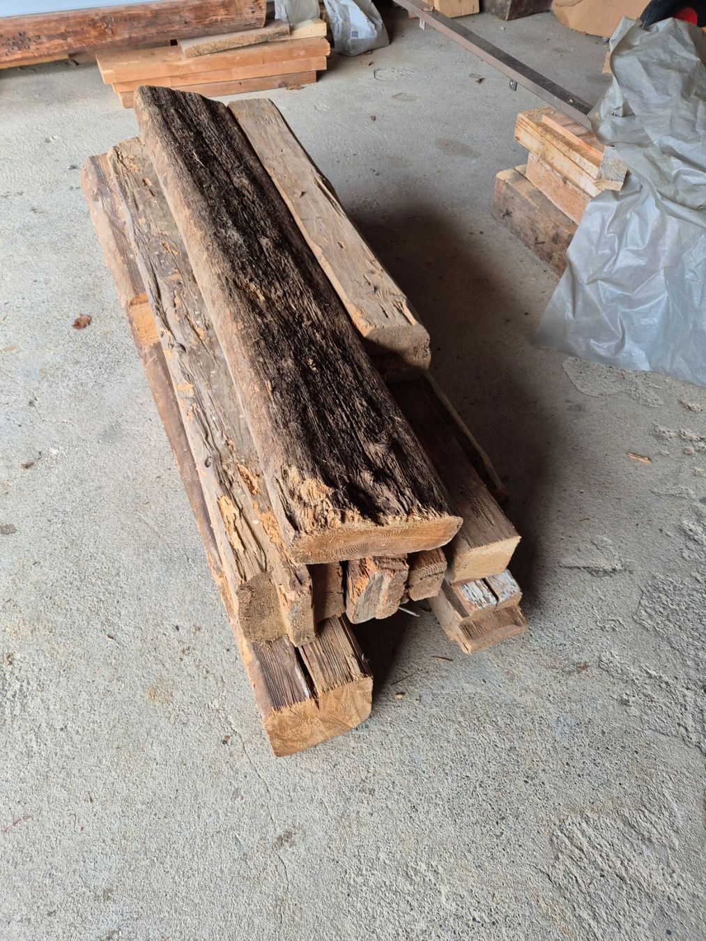 Articoli in legno: Alte Holzbalken – Usato da Kaltbrunn venduto da savco 1