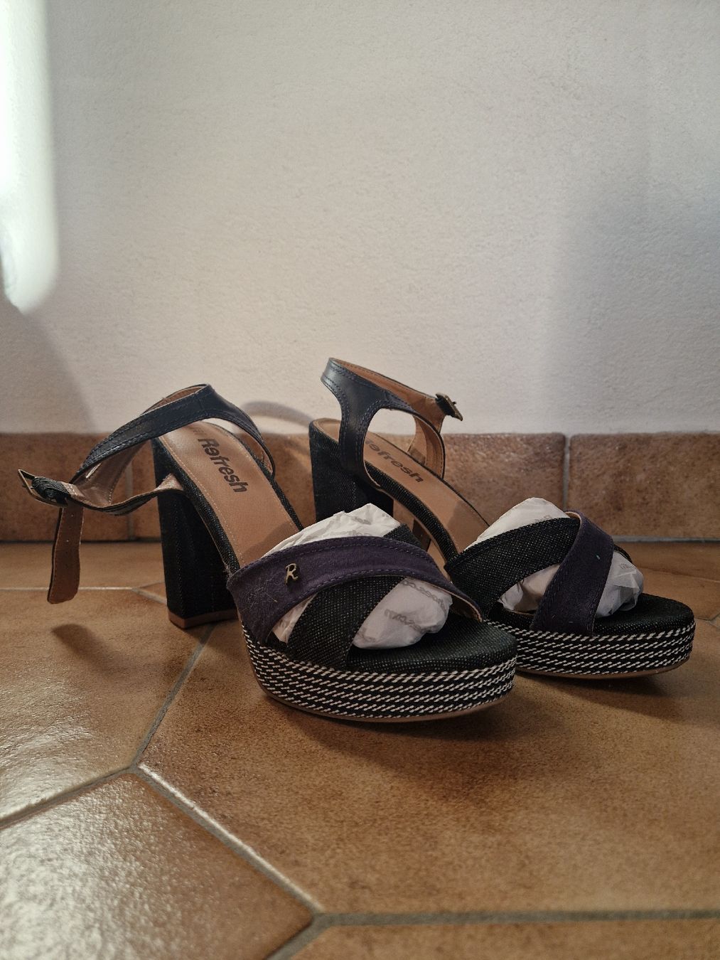 Scarpe da donna: Sandales à talon, taille 40 – Nuovo (secondo la descrizione) da Les Vérines venduto da Doubulle 2