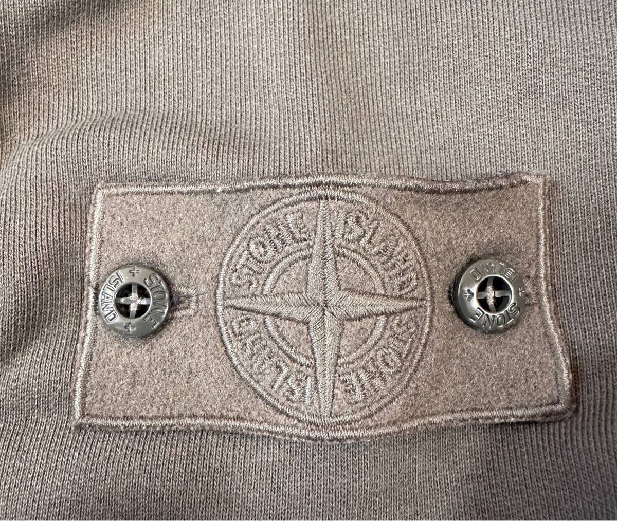 Stone Island Pulls & Sweat-shirts: Stone Island Pullover – D'occasion à Pfäffikon ZH par Nataliia. 2