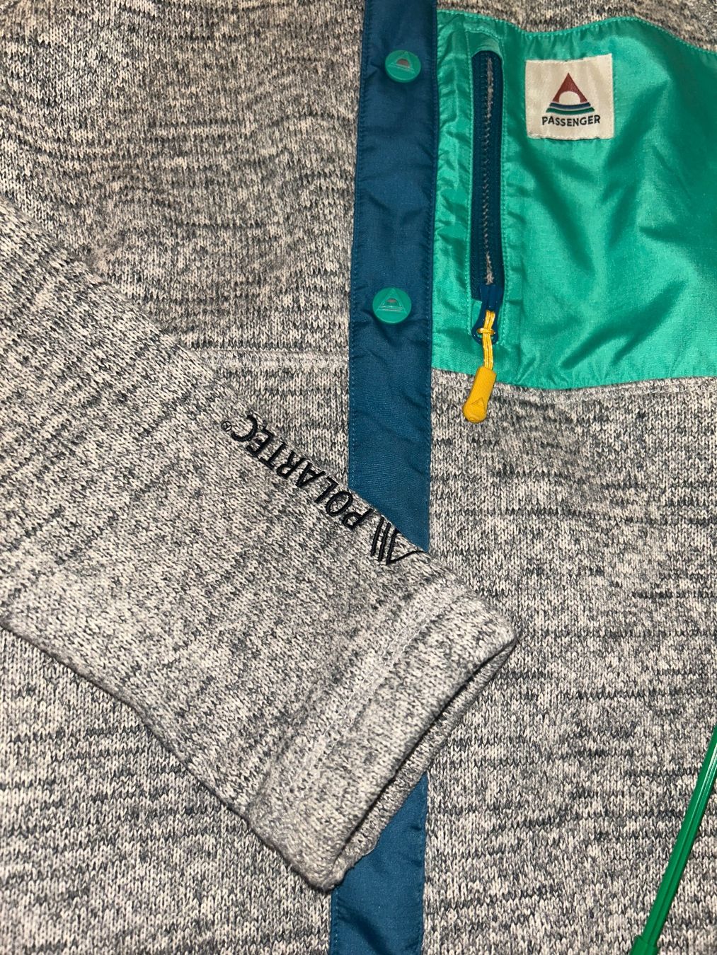 Jacken: Graue Strickfleece Jacke S von Passenger Clothing – Gebraucht aus Safenwil von 2hand_aber_wertvoll 2