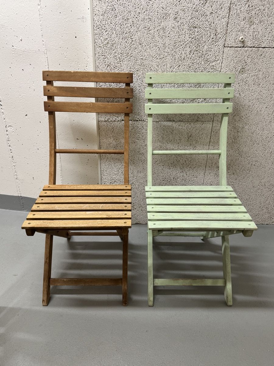 Chaises: Gebrauchte Klappstühle aus Holz. – D'occasion à Perlen par sunkenmonkey