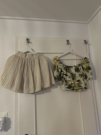 Rock und Top Blumenmuster Grösse S/M guter Zustand