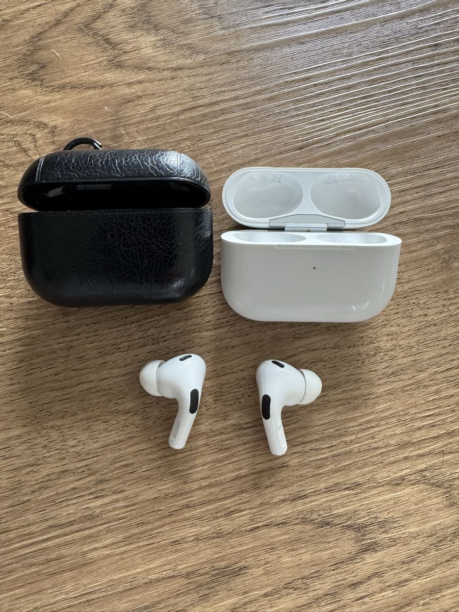Apple Casques audio: Apple AirPods Pro (2. Generation) – D'occasion à Glarus par gre_7llq 1
