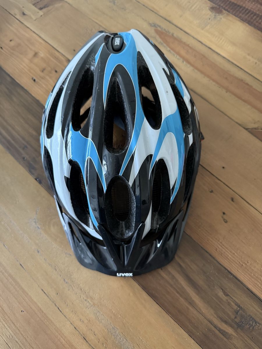Uvex Caschi: Uvex Velohelm 52-57 cm – Usato da Basel venduto da flu_225l