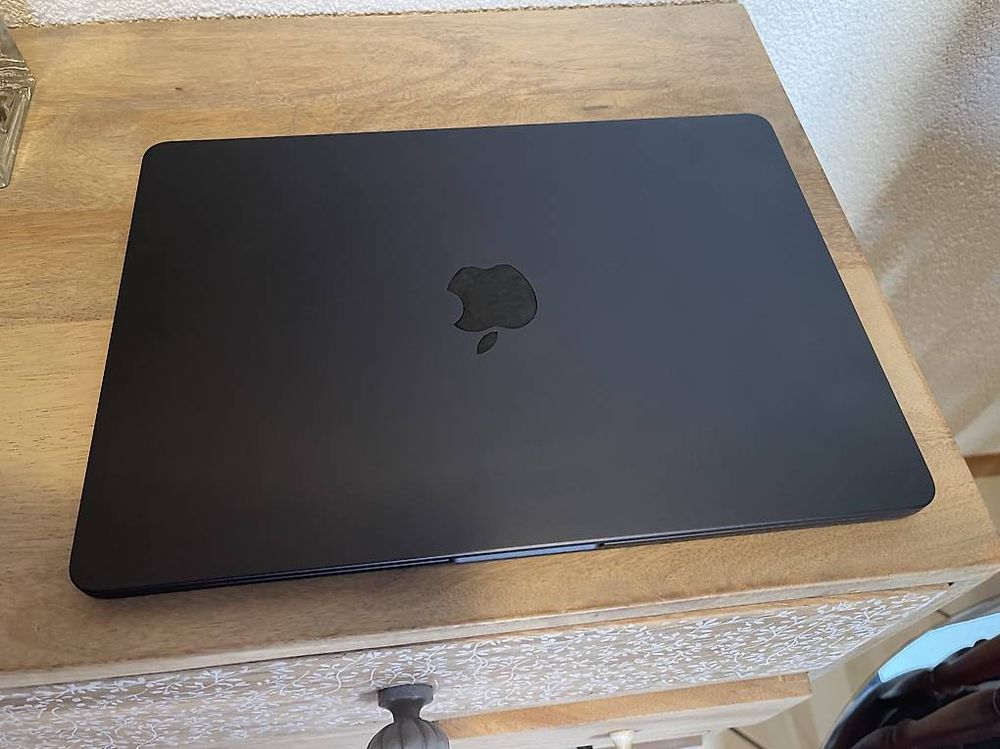 Apple Notebook: MacBook Air 13 M3 2024 – Nuovo (secondo la descrizione) da Le Landeron venduto da IsmaelSilva 1