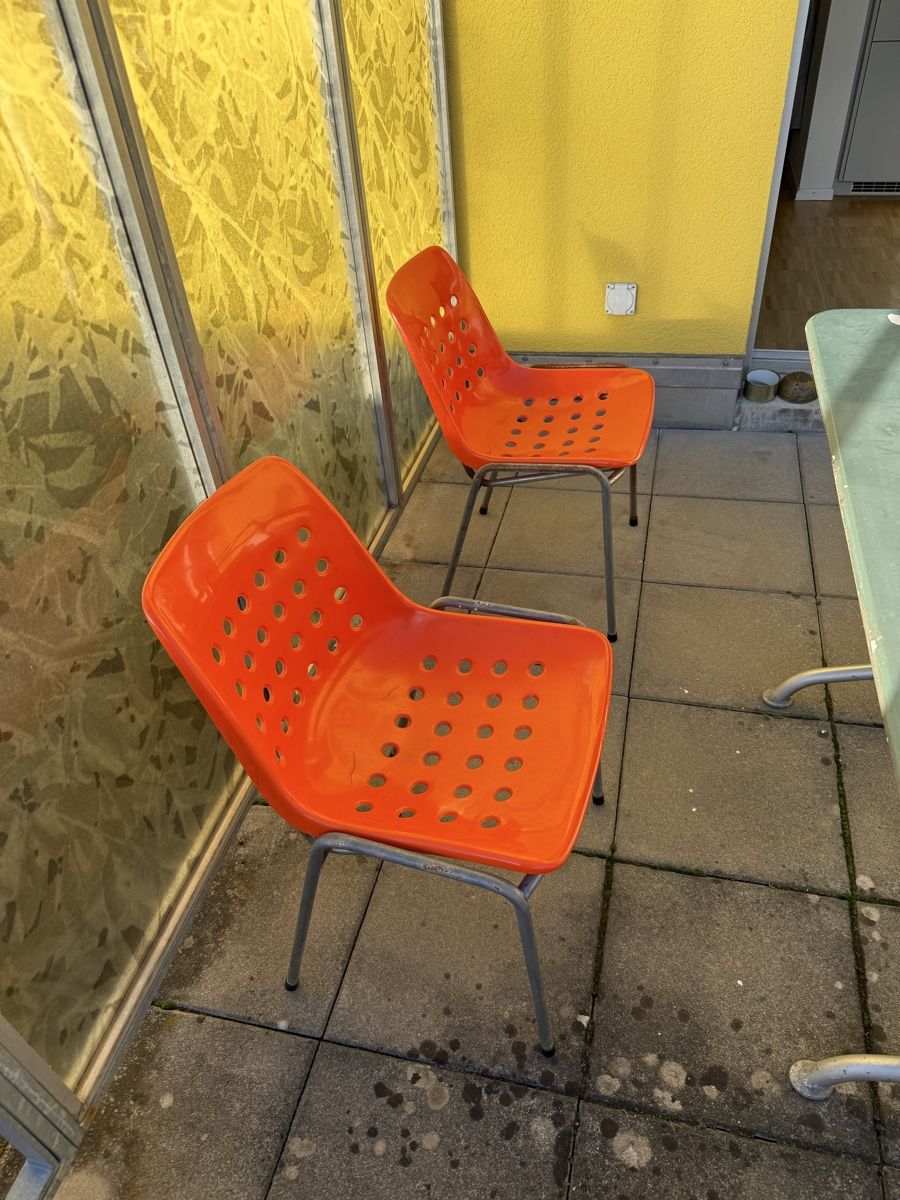 Set di tavolo e panche: Blechtisch mit 4 Stühlen – Usato da Zofingen venduto da Sammlerich 3