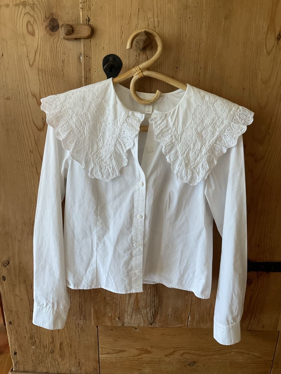 H&M Camicette: Bluse H&M weiss mit besticktem Kragen – Usato da Sagogn venduto da barosella