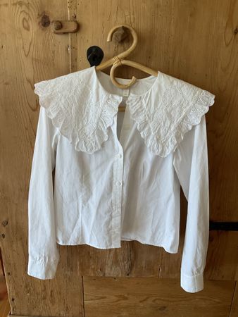 Bluse H&M weiss mit besticktem Kragen