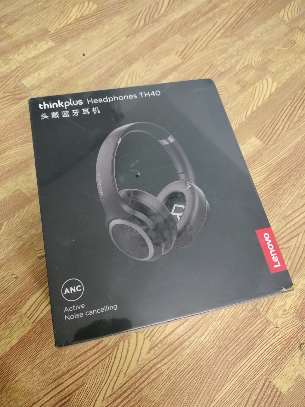 Lenovo Cuffie: Lenovo TH40 ANC Schwarz – Nuovo e nell'imballaggio originale da Zürich venduto da epod