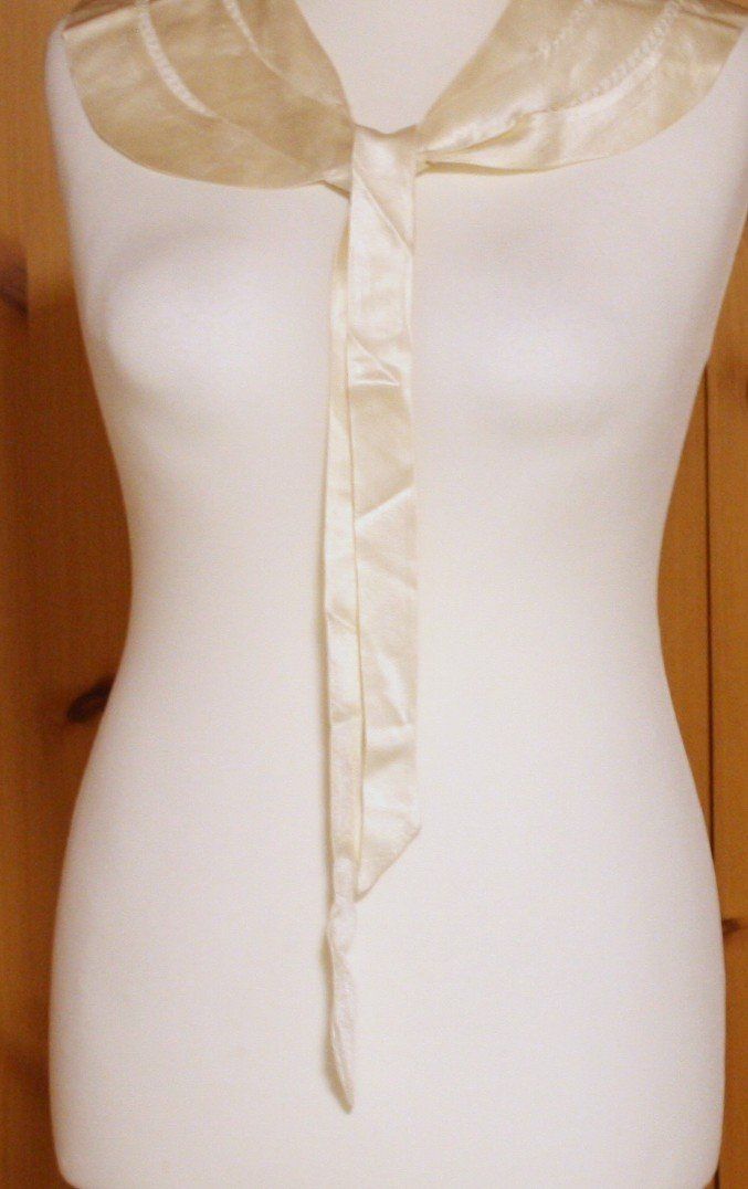 Foulards, Tücher & Schals: Kragen Satin Seide eierschale – Gebraucht aus Flüelen von Diversicum-Vintage 2
