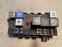 VW Golf II Sicherungskasten (171 941 813 D) + diverse