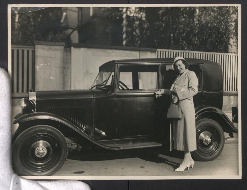 Fotografie & Manifesti: Fotografie Auto Wanderer W10, Dame steig – Usato da Berlin venduto da bartko-reher
