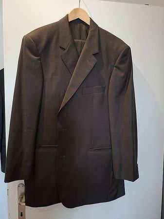 Anzug von der Nobelmarke Burberry - Schurwolle