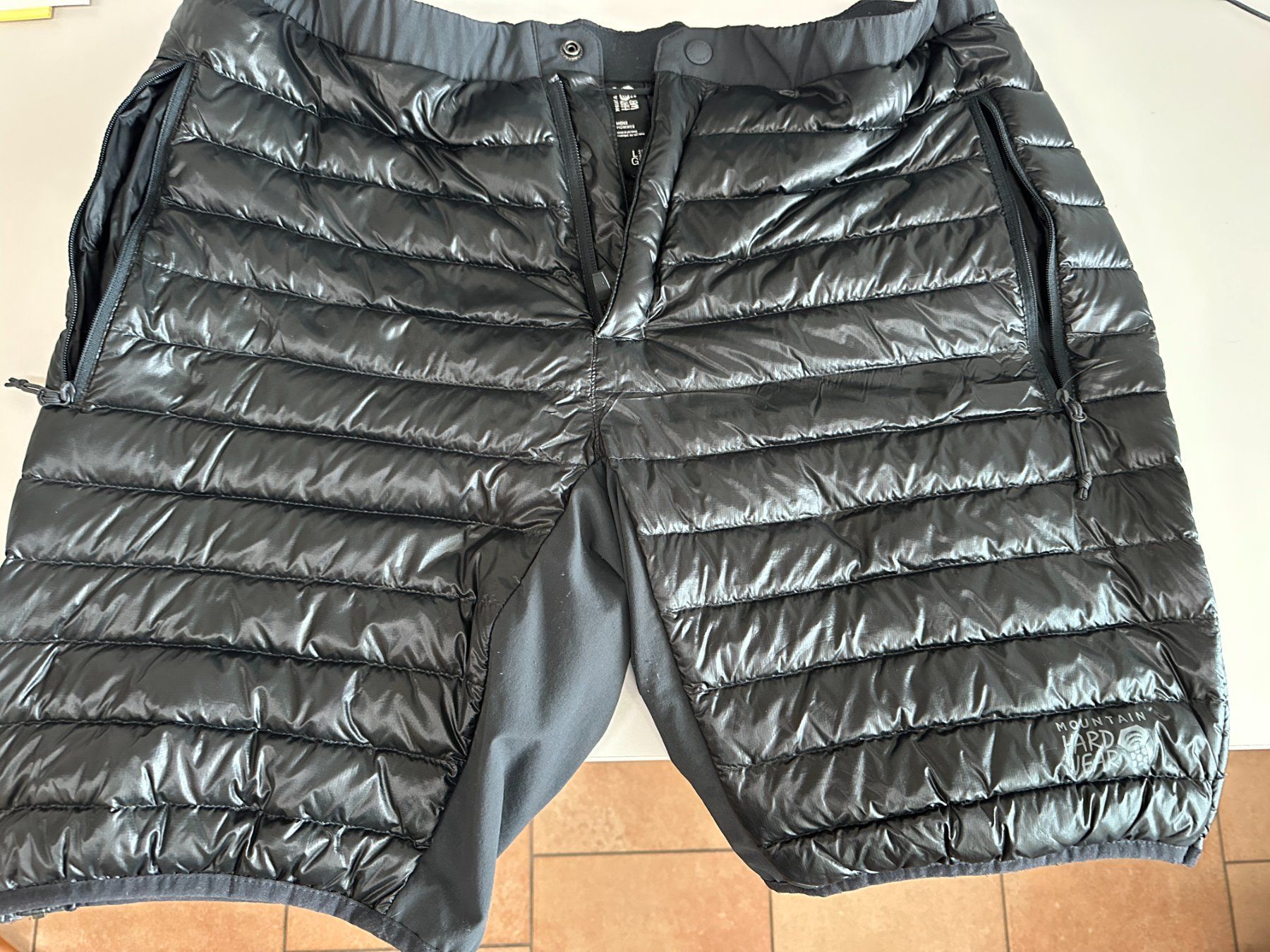 Mountain Hardwear Pantaloni: Mountain Hardwear Down Shorts Men L – Usato da Oberkirch LU venduto da morpheus06