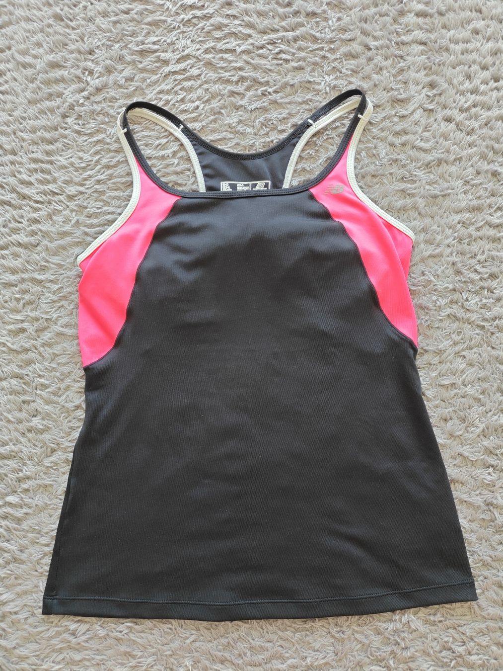 New Balance Top: New Balance Tank Top – Usato da Pieterlen venduto da Saemelili