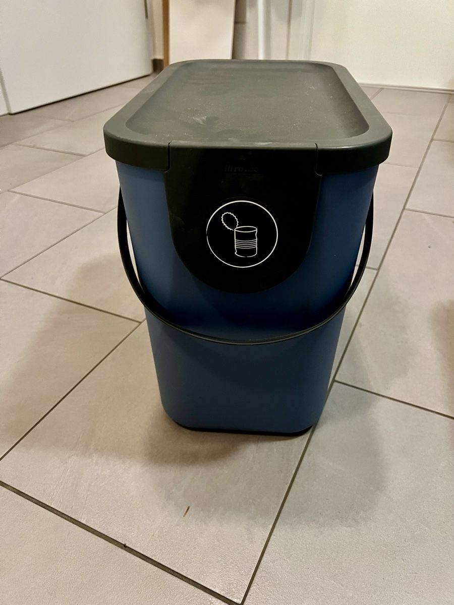 Rotho Cestini per rifiuti: Rotho Recyclingsystem (2 Behälter) – Usato da Läufelfingen venduto da stephiesheena 1