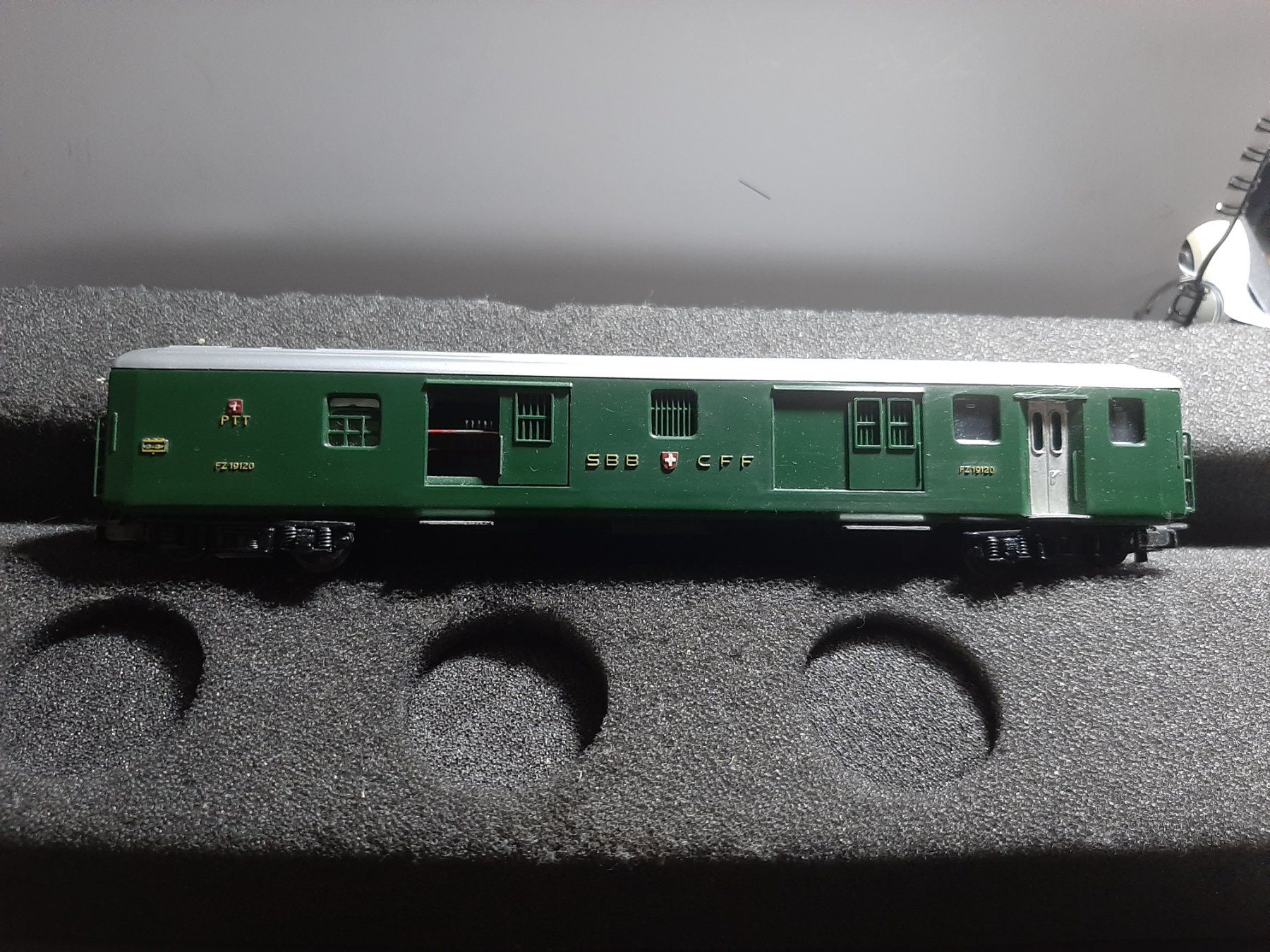 Roco Modellini di ferrovie: HAG PTT FZ 19120 – Usato da Avully venduto da RIVALIS