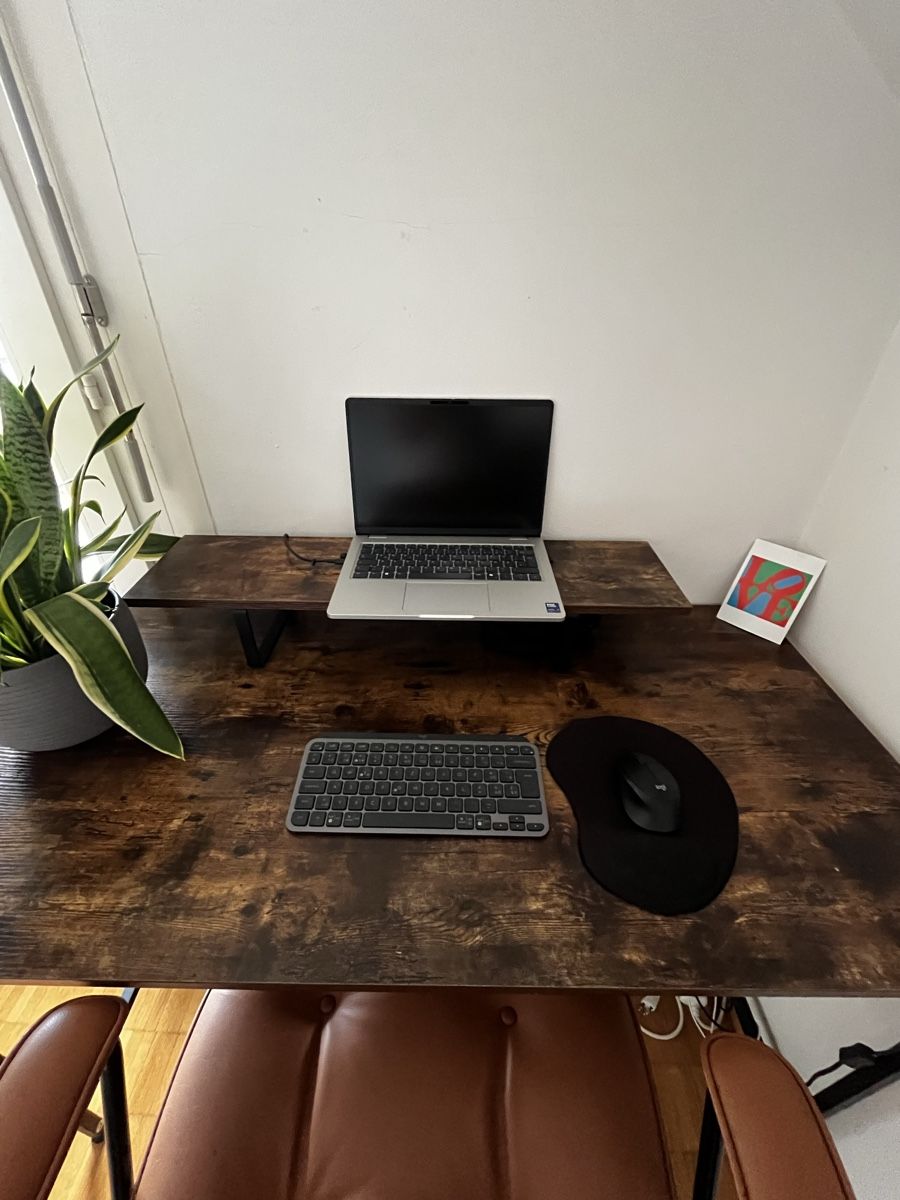 Schreibtische: Desk with comfortable chair - excellent condition! – Gebraucht aus Zollikon von RimBen 2
