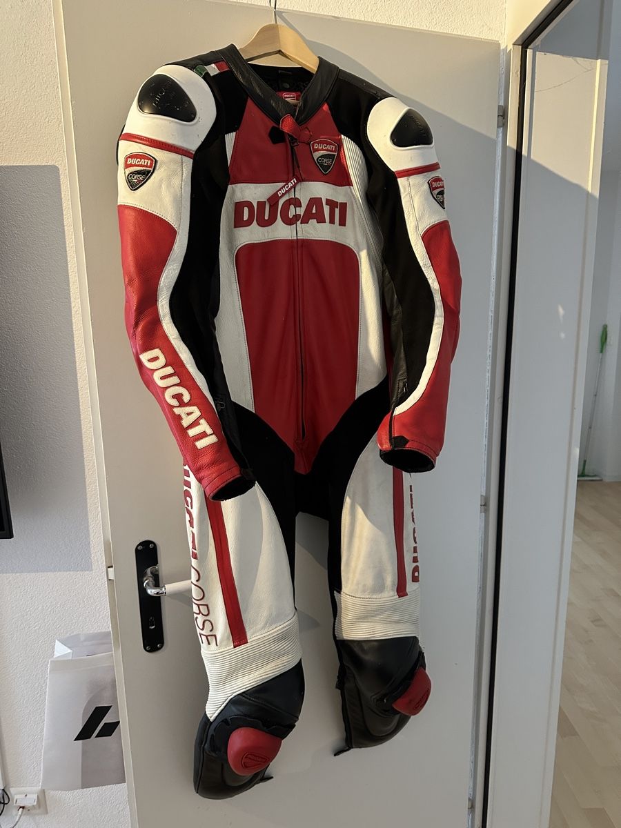 Dainese Anzüge, Sport- & Funktionsanzüge: Ducati Lederkombi – Gebraucht aus Belp von Daback