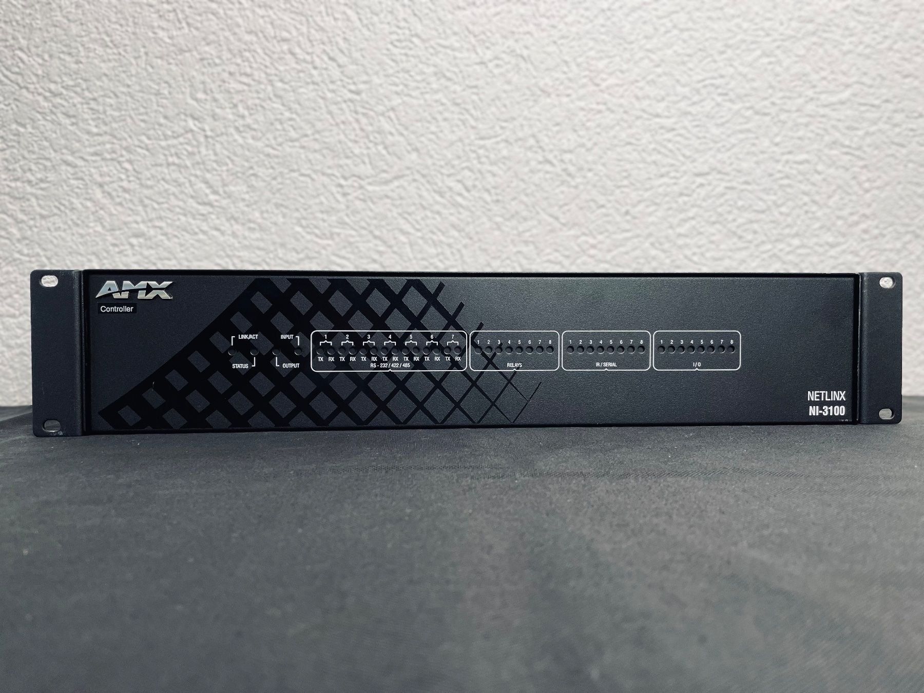 Sistema di controllo: AMX NI-3100 – Usato da Bern venduto da NIKA-SYSTEMS