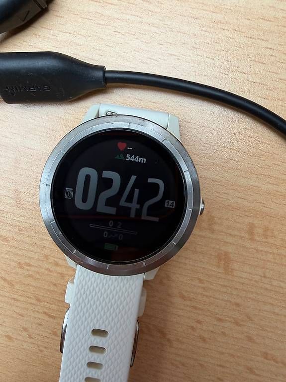 Smartwatch: armin Vivoactive 3  – D'occasion à Etzgen par mary.fee 4