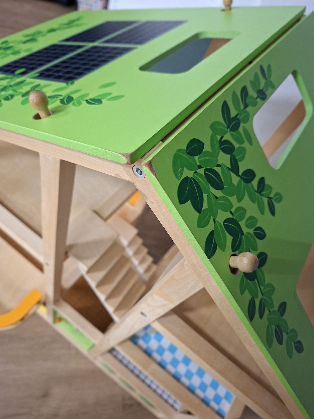 Hape Case e mobili per bambole: Puppenhaus Hape – Usato da Obfelden venduto da xcorinax 2