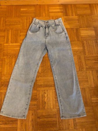 Jeans Gr. S gerade geschnitten
