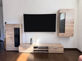Wohnwand inkl. TV zu verkaufen