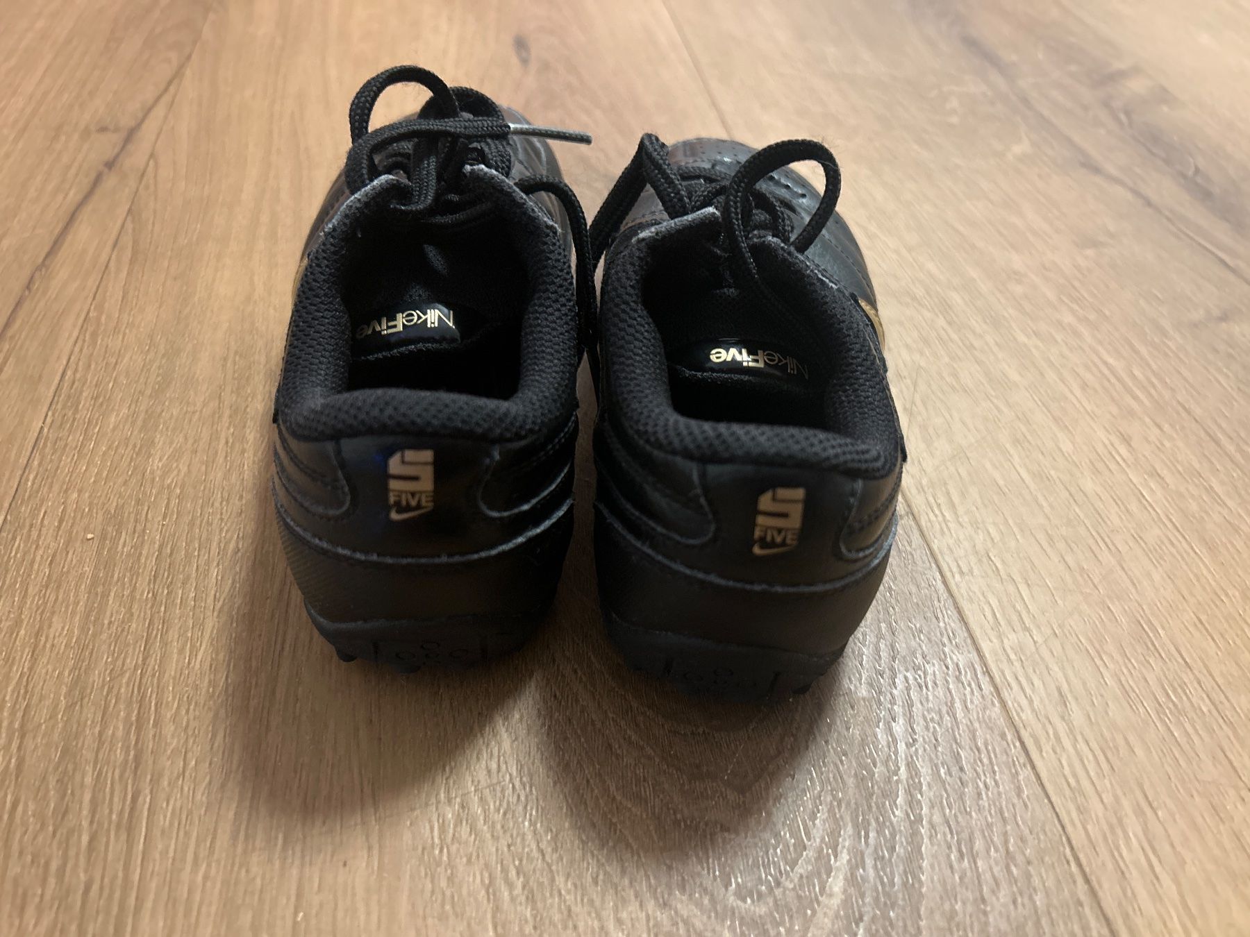 Nike Scarpe per ragazzi: Nike Five Sneakers Jungs Gr 29.5 – Usato da Regensdorf venduto da Spyke55 4