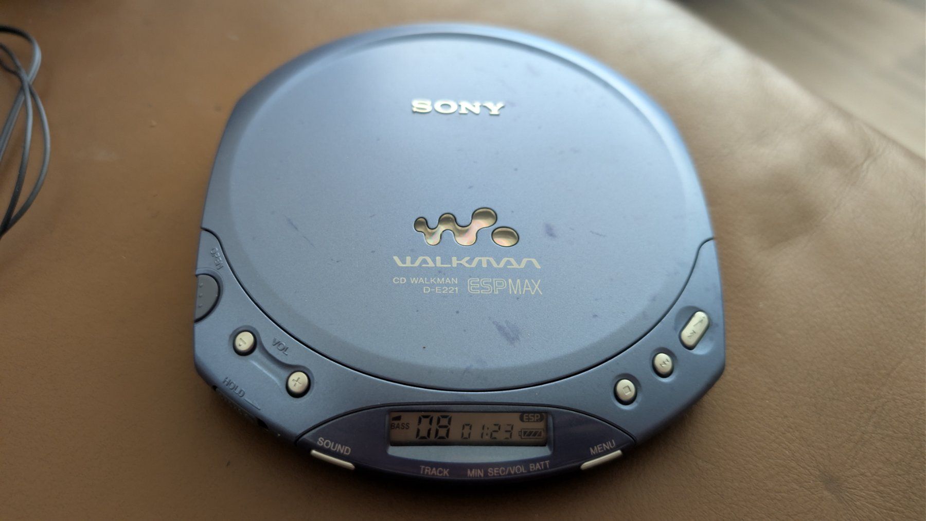Sony Lettore multimediale portatile: Sony Walkman D-E221 mit original Kopfhörer und Netzteil – Usato da Löhningen venduto da Guadian_90 1
