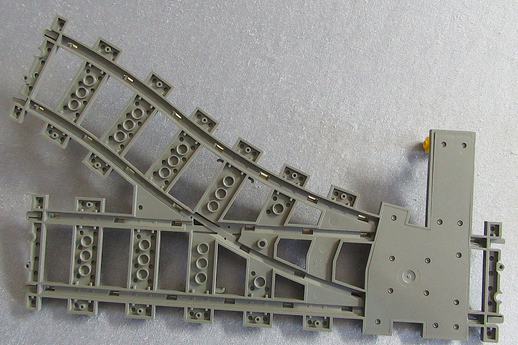 Lego Baukästen: Lego - 2 Eisenbahn Weichen dunkelgrau - ab CHF 8.00 – Gebraucht aus Auenstein von Padabimbim 3