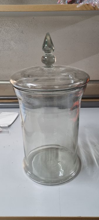 Elegantes Action Glas Mit Deckel Bilder