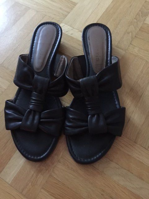 Tamaris Scarpe da donna: Hausschuhe "Tamaris" Gr. 41 – Usato da Walenstadt venduto da ricamul