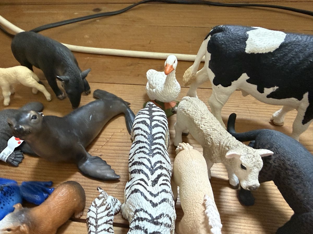 Schleich Statuette: 28 Schleich Tiere – Usato da Zürich venduto da zuerich16 9