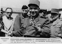 10x Original Pressefotos 1951/1952: Frankreich - Politik/Mil